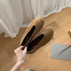 Zapatos de mujer de gamuza con punta redonda y suela plana, nuevos zapatos slip-on de estilo coreano 2026 para ir al trabajo, zapatos planos versátiles
