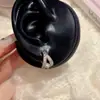 Aretes Calados con Forma de Espiral, Lujo Ligero y Sensación de Alta Gama, Versátiles para el Viaje Diario, Aretes Pequeños y Delicados, Estilizados y Elegantes