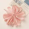 Otoño e Invierno Coreano Satén Suave Seda Brillante Flor de Gardenia DIY Accesorios para el Cabello Hechos a Mano Tocado Accesorios para Ropa Accesorios