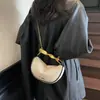 Yuezi 2026 Moda Verão Nova Bolsa Transversal de Ombro Único Design Versátil Bolsa de Axila Bolsa de Mão Formato Bolinho