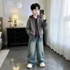 Ropa para niños, cárdigan de punto para otoño de niño, nuevo estilo otoño/invierno 2026, para niños mayores, diseño de dos piezas falso, prenda exterior de punto para otoño