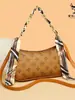 Bolso Retro de Alta Gama para Mujer 2026 Nueva Moda Bolso de Mano con Cadena de Pañuelo de Seda Bolso Cuadrado Pequeño Versátil Cruzado