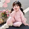 Conjunto com Capuz e Laço Estilo Coreano para Meninas Primavera/Outono 2026 Novo Moda Infantil Elegante Conjunto de Duas Peças Tendência