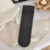 Calcetines estilo Miu, calcetines de media pantorrilla a rayas de color liso estilo coreano, nueva colección de otoño, versátiles, absorbentes de sudor, calcetines largos sin costuras
