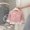 Camiseta de Niña para Primavera y Otoño, Ropa Elegante para Bebés, Camiseta Base Patchwork Dulce con Adorno de Encaje y Lazos Única y Moderna para Niños