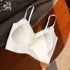 Camisola de Encaje Estilo Francés de Lujo Ligero con Hermoso Diseño en la Espalda, Copas Incorporadas, Lencería con Escote en V, Prenda Interior Versátil Blanca para Otoño e Invierno