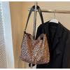 Bolsa Transversal Estilo Japonês e Coreano Ins Estampa de Leopardo 2024 Estilo Preguiçoso Retrô Estilo Ocidental Bolsa de Ombro de Lona Bolsa de Tecido Versátil para Estudantes