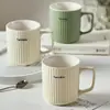 Caneca Personalizada Cerâmica Copo Café Em relevo Listras Verticais Criativas Para Meninas Casais Copo de Água Casa Escritório