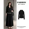 Chamarra sudadera negra, conjunto deportivo casual de otoño para mujer, nuevo estilo 2026, sofisticado y discreto, perfecto para un look inteligente y elegante