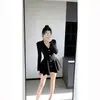Vestido feminino de manga longa com babados, acinturado e emagrecedor, novo estilo de outono, decote V francês, de botões, vestido de tricô inspirado na Chanel