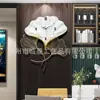 Reloj de Pared Estilo Lujo Ligero Sala de Estar Simple Moderno Decoración de Pared Personalizado Creativo Moda Reloj de Pétalos Decoración de Reloj para el Hogar