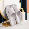 Pantuflas de verano para mujer, para el hogar, el baño, antideslizantes, con suela gruesa, para uso en interiores y exteriores, sandalias y pantuflas para el hogar para parejas, para hombre.