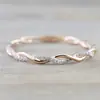 Anillos retorcidos con incrustaciones de diamantes de nuevo estilo europeo y americano, Anillos de pareja, Joyería para mujer simple y de moda de venta caliente transfronteriza