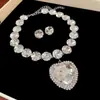 Collar de Borlas de Pedrería Ultra Brillante Europeo y Americano con Perlas, Cadena para Clavícula de Nicho de Lujo Ligero, Accesorio de Fiesta de Alta Gama a la Moda