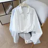Novo conjunto de camisa de outono com retalhos de renda, design irregular de cintura alta, estilo duas peças falsas para mulheres