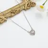 Colar de Moda Europeu e Americano Transfronteiriço Mais Vendido Luxo Leve Flor de Amor Borboleta Vazada Corrente de Clavícula com Temperamento de Nicho Feminino Atacado