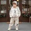 Nuevo conjunto de invierno de tres piezas para niños, estilo coreano con capucha, chaleco acolchado y sudadera, engrosado para abrigar, ajuste holgado, ropa para niños