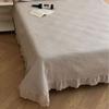 Funda de Cama Estilo Coreano de Algodón Teñida con Enzimas de Plantas Lavada a la Arena Juego de Tres Piezas con Encaje de Hoja de Loto Acolchada Sábanas de Cama