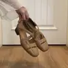 Sandalias Romanas Huecas Vintage Estilo Francés 2026 Verano Nicho para Mujer, Sandalias de Cuero con Tira Cruzada Velcro para Exteriores, Tacón Bajo