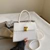 Outono 2024 Novo Estilo Personalizado Linda Bolsa Transversal Retro Bolsa Quadrada Pequena Casual para Ombro/Axila Alto Valor de Beleza