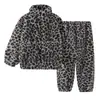 Conjunto de pijama cardigã com gola alta, conjunto casual e estiloso de fleece de coral para crianças outono/inverno, roupa de casa quente de flanela para meninos