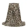 Lenço Europeu e Americano Transfronteiriço Outono e Inverno Novo Elemento de Estampa de Leopardo Pequeno Veludo de Leite Tecido Tendência Lenço Versátil Lenço de Cabeça Xale