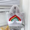 Venta al por mayor, nuevo bolso de mano de moda de Corea del Sur para mujer, bolso de piel de conejo Rex de imitación arcoíris, bolso bandolera portátil de piel.