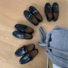 2026 Novo Modelo Bico Redondo Retrô Rasos Lavados Desgastados 3CM Aumentadores de Altura Slip-On Mocassins de Couro para Mulheres