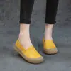 Mocasines de piel genuina, zapatos de vestir de una sola pieza para mujer, nuevos estilos de otoño, diseño sin cordones, tacones bajos, suelas suaves, ajuste holgado y cómodo, casuales y versátiles, perfectos para el uso diario