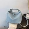 Bolsa Transversal Pequena Moderna e Fashion para Mulheres, Novo Estilo Verão 2025, Bolsa Dumpling Ninho Versão Coreana
