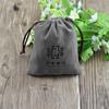 Suministro directo de fábrica exquisito brazalete de jade con cuentas bolsa de franela para almacenamiento 10x 12cm bolsillo para paquete de regalo de joyería