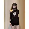 Camiseta de Manga Corta con Estampado de Perro Gris Estilo Chica Caliente para Mujer, Nuevo Top Holgado de Media Manga Off-Shoulder Verano 2026