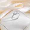Anillo de Zirconia Nuevo Forma de Gota para Mujer Anillo con Colgante Triángulo Geométrico Lujo Ligero Estilo Frío Anillo para Dedo Índice de Celebridad de Internet Yi
