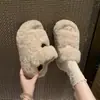 Nuevos estilo 2026 pantuflas de exterior mullidas para mujer con suelas de felpa, pantuflas de algodón extra, suela gruesa para invierno