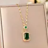 Collar de acero de titanio de lujo y ligero para mujer, colgante de circonitas exquisito, sencillo y combinable, cadena de clavícula de celebridades de Internet, joyería de alta calidad.