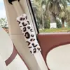 Caja de Pañuelos para Coche con Estampado de Leopardo Transfronteriza Tipo Colgante Bolsa Colgante de Pañuelos para Coche Caja de Pañuelos Accesorios Interiores para Coche