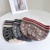 Gorro de Punto Jacquard Navideño 100% Lana de Oveja para Mujer Otoño e Invierno Cálido Gorro de Lana Punta Retro Rayas en Contraste
