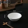 Platos blancos de cerámica estilo occidental, platos de porcelana de hueso, platos redondos de cerámica de grado comercial para bistec, platos para servir, platos hondos, platos planos y tazones blancos de cerámica para arroz