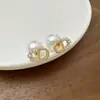 Estilo Lujo Ligero, Pendientes de Perla con Letra Lateral de Moda y Simples, Suaves y Versátiles, Modernos y Personalizados, Cadena Elegante para Clavícula para el Trabajo