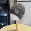 Nuevo Gorro de Lana Peluda para Mujer en Invierno, Grueso y Cálido de Punto para Exteriores, Simple y Versátil Gorro a Prueba de Frío con Protección para los Oídos para Hombres
