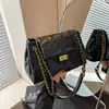Bolso de Moda Transfronterizo de Gran Capacidad para Mujer 2026 Nuevo Estilo Bolso Acolchado con Cadena Estilo Chanel Bolso de Hombro Cruzado Versátil