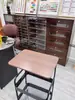 Gabinete Vintage de Madera Maciza para Uñas, Gabinete de Almacenamiento y Exhibición de Uñas Estilo Antiguo, Gabinete de Almacenamiento de Piso para Esmaltes de Uñas de Salón de Uñas