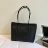 Bolsa Casual Transfronteiriça para Trajeto Diário Feminina Grande Capacidade 2026 Nova Outono Inverno Versátil Retrô Bolsa de Ombro Moda Bolsa Tote