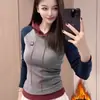 Camiseta con Capucha de Manga Larga Cepillada Falsa de Dos Piezas con Forro de Forro Polar Térmico Talla Grande para Mujer, Ajuste Delgado para Otoño e Invierno, Favorecedora y que Disimula la Figura, Capa Base
