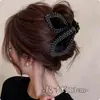 Presilha de Cabelo Grande Triangular Estilo Hepburn, Pinça Tubarão Shell de Cetim Francês para a Parte de Trás da Cabeça, Acessório de Cabelo de Luxo para Mulheres