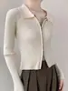 Jaqueta de tricô com gola polo e zíper em fio core-spun, suéter moderno de manga longa, caimento slim, top curto
