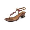 Super bonitos com saias! Novas sandálias de dedo estilo boho com pedrarias de luxo leve, salto médio grosso, sapatos de moda em cetim