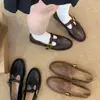 Sapatos Mary Jane Retrô, sapatos femininos, novo estilo coreano 2026, estilo britânico, fivela dourada, tira única, sapatos pequenos de couro, mocassins