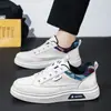 Sapatos Masculinos 2026 Outono Novo Solado Macio Antiderrapante Esportivo Casual Sapatos Brancos Tendência Moda Painel de Couro Sapatos BB1029