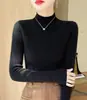 Suéter de tricô de design retrô de alta qualidade para mulheres, nova coleção outono/inverno, chique casual estilo francês, versátil e elegante, top de nicho e versátil